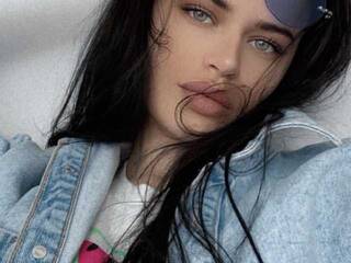 エロティックなビデオチャット GypsyGirl13