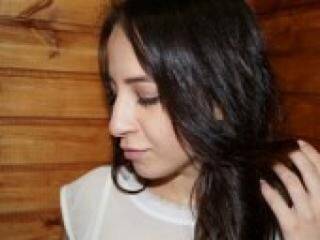 エロティックなビデオチャット yullianna