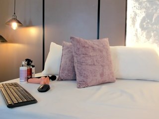 エロティックなビデオチャット zoee-zi